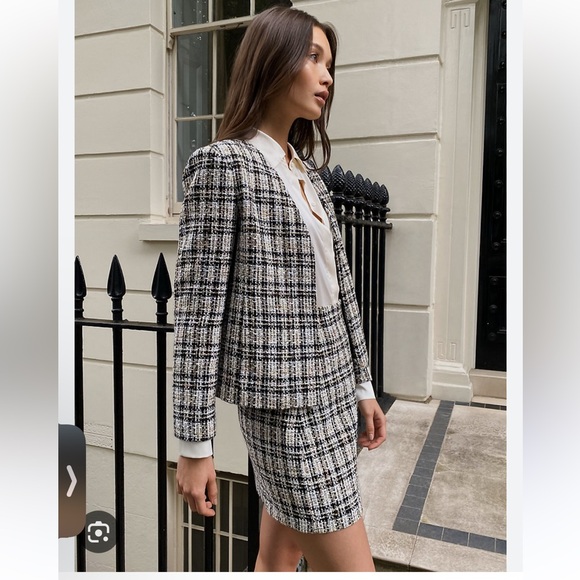 Babaton Tretter Blazer - Picture 2 of 9